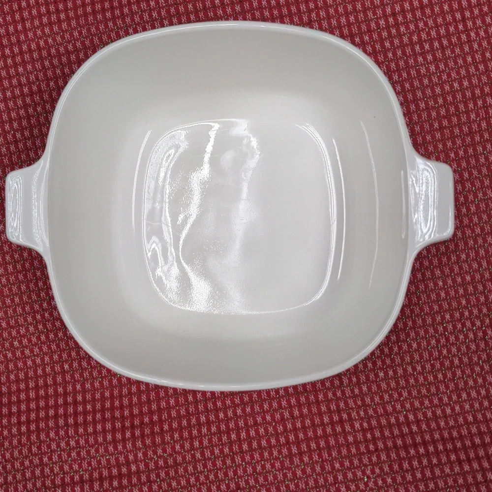 Vintage Corning Ware Black Trefoil Casserole Dish 2.5 Quart White